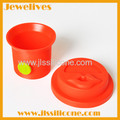 Silicone red lid with kiss shape and cover