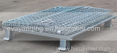 Standard wire mesh folding storage container