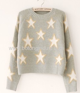 Sweater crew neck with white star