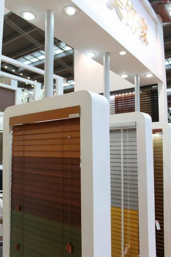 Manual and Electric Control Timber Basswood Venetian Blinds