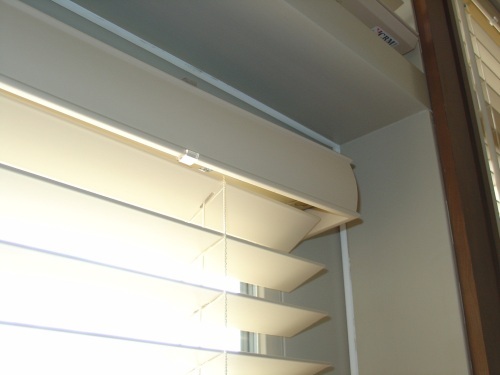 Fashionable 1.5''/35mm Wood Timber Venetian Blind Window Treatments accessaries