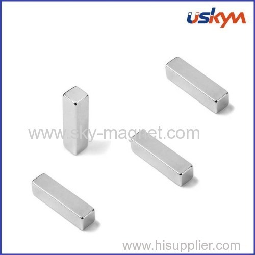 Block magnet with zinc coating