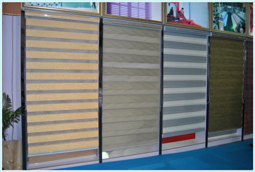 Pleated blind:contain the cordless pleated blind and line control pleated blind