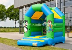 Bouncy castle Midi Farm