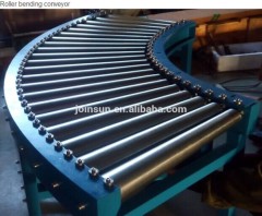 Gravity roller bending conveyor
