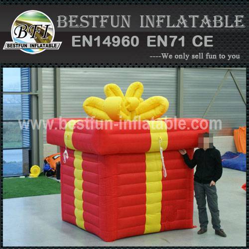 Gift lacher inflatable balloons