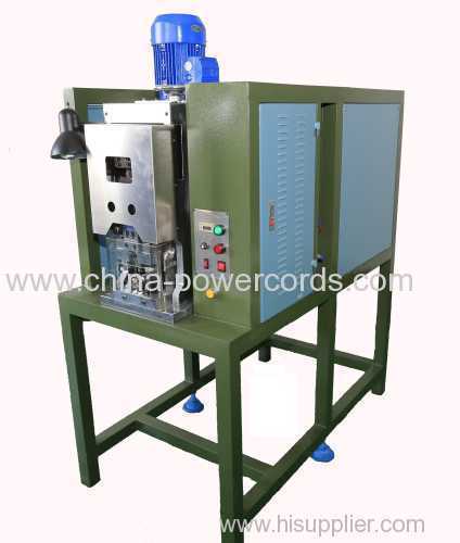 Crimping machine with wire guide