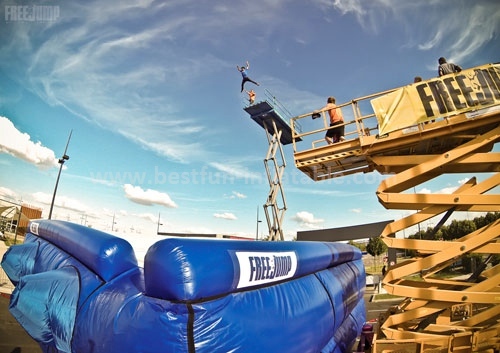 Giant Summer Freerunning Air Bag