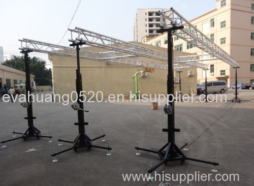 Lighting truss with elevator for event