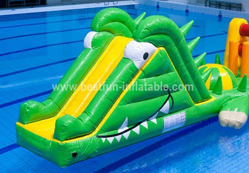 Giant inflatable floating water toys