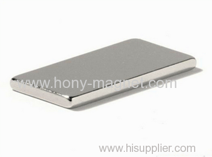 Strong sintered neodymium magnet