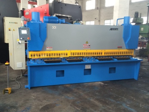 Hydraulic CNC steel board cutting machine