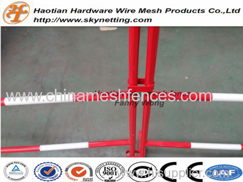 red powder coating crowd control barriers temporary fence pipe fence with reflactive stripes for france market