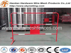 red powder coating crowd control barriers temporary fence pipe fence with reflactive stripes for france market