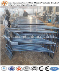 red powder coating crowd control barriers temporary fence pipe fence with reflactive stripes for france market