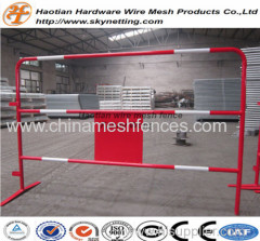 red powder coating crowd control barriers temporary fence pipe fence with reflactive stripes for france market