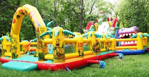 Attractive inflatable dragon slide