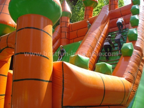 Inflatable single lane slide