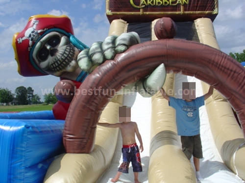 Inflatable skull classic slide