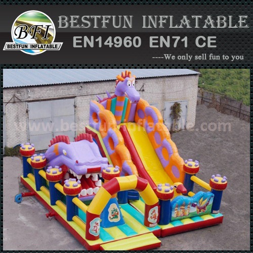 Inflatable tunnel course with slide