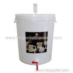 30L Fermenter with airlock and tap