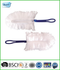 Nonwoven PET fiber duster with handle