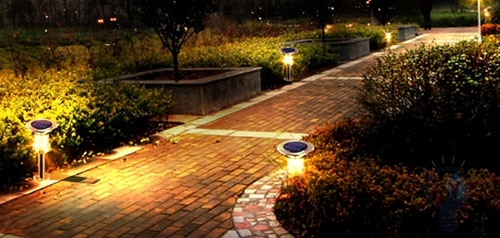 Solar Flame Garden Lawn Light