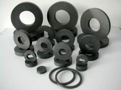 Strong power ferrite magnet for motors