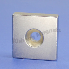 40x40x10mm block magnet with a countersunk Metal mount magnets pot magnete