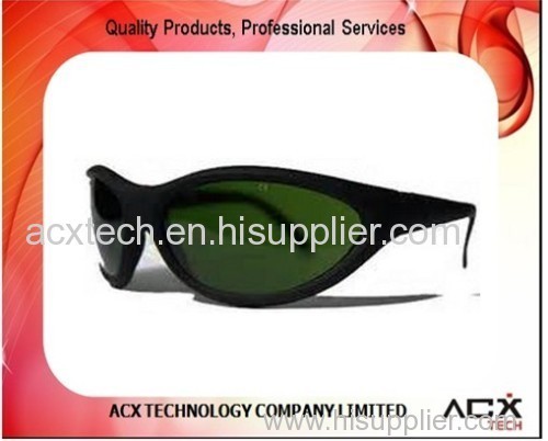 Eyes protector for light and laser therapy