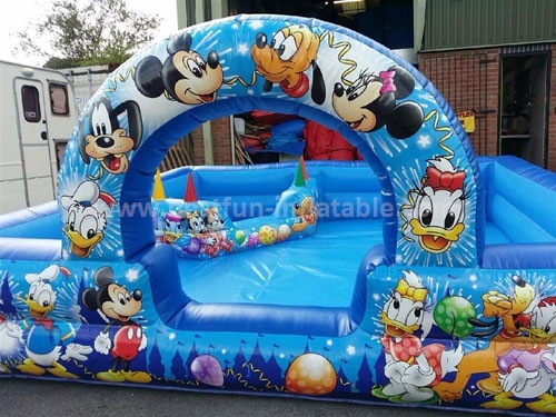 Inflatable colorful soft play ball pit for children