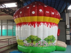 Hot selling fantastic commercial pvc mushroom style cheap inflatable bouncer