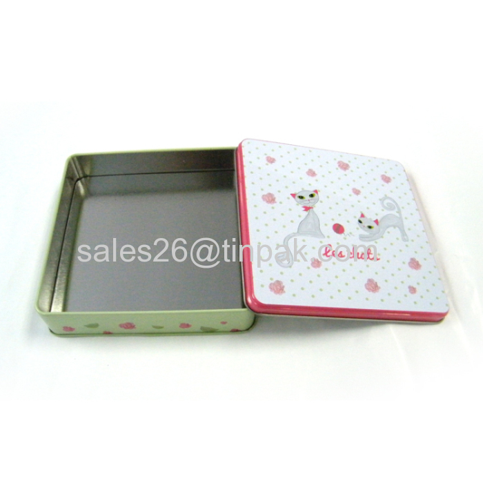 Lovely square tin case for gift card