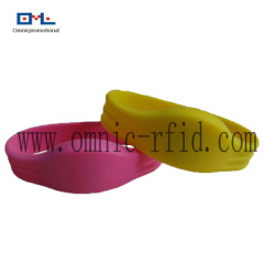 A variety of color Silicone LF/HF RFID Wristband