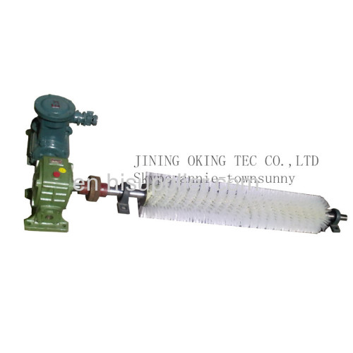 Rotary roller conveyor belt cleaner