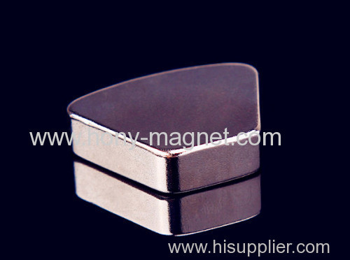 Large Block Sintered NdFeB Magnet with Countersink