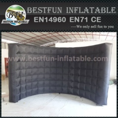 Inflatable wall for advertising