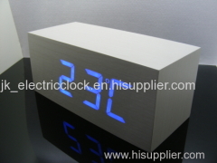 led wood clock*display time date temperature*desk clock*gift*sound control function*5 groups of alarm