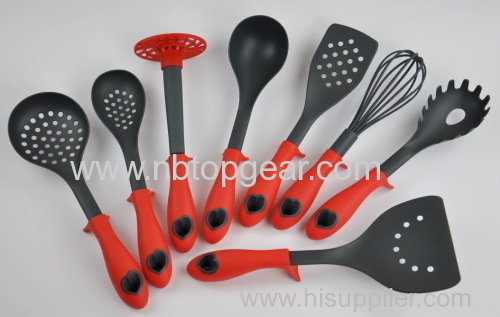 Plastic nylon kitchen utensil set