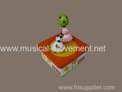 ANIMALS DANCING WIND UP WOODEN MUSIC BOXES