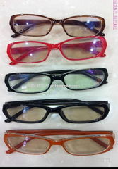 Fashion and antifatigure reading glasses