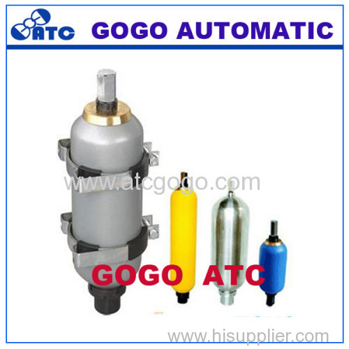 hydraulic accumulator for high pressure bladder water pump