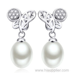 Fashion Women Jewelry Earrings White Pearl Dangle Hanging Earrings in Silver