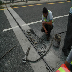 Rapid concrete repair mortar aiming at bridge deck expansion joints