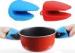 Custom silicone kitchen gloves , silicone pot holders oven mitts FDA / LFGB Approval