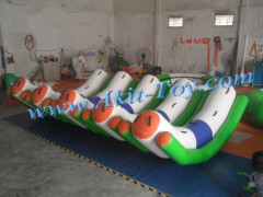 Kids funny single inflatable water seesaw for water park game