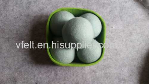 Plain wool dryer balls