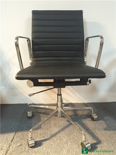 Eames low back aluminum group chair