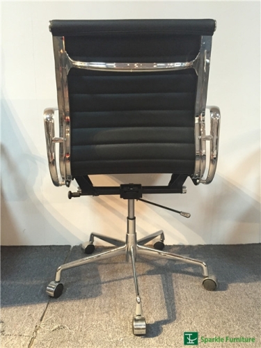 Eames low back aluminum group chair