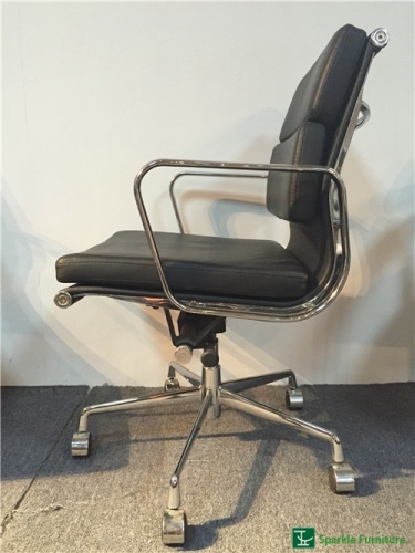 Eames low back soft pad chair